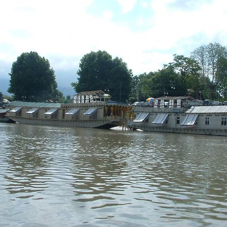 ホテル ザ シェルター グループ オブ ハウスボーツ Srīnagar エクステリア 写真